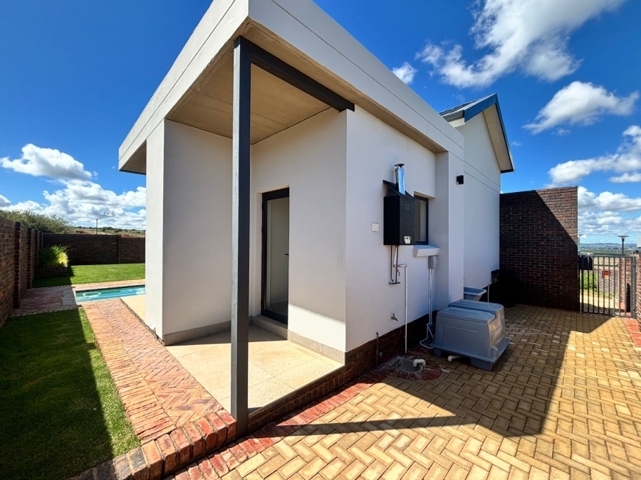 To Let 3 Bedroom Property for Rent in Helderzicht Eco Estate North West